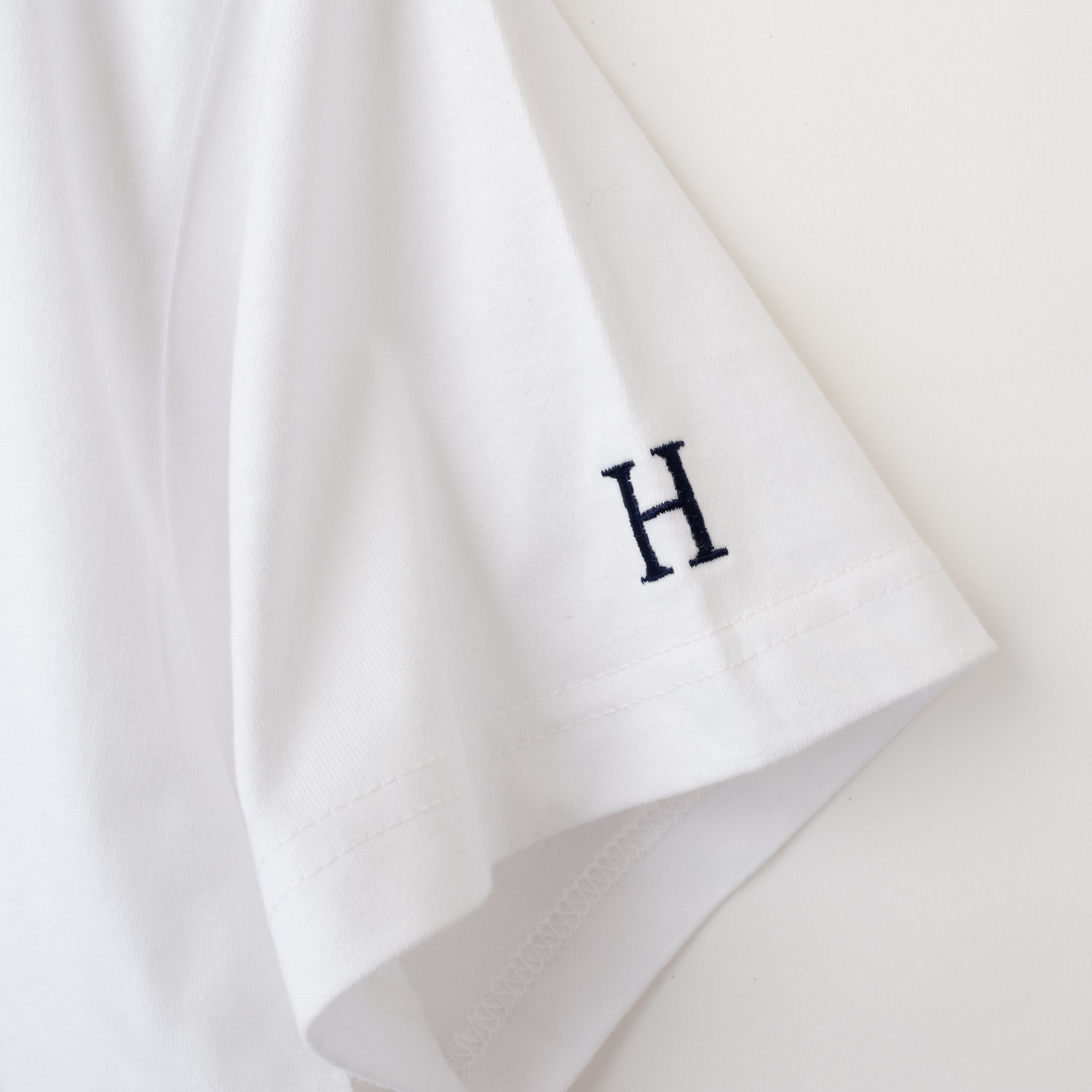 HILLTON RICH(ヒルトンリッチ）  NEW BIG LOGO H刺繍 Tシャツ　white/白