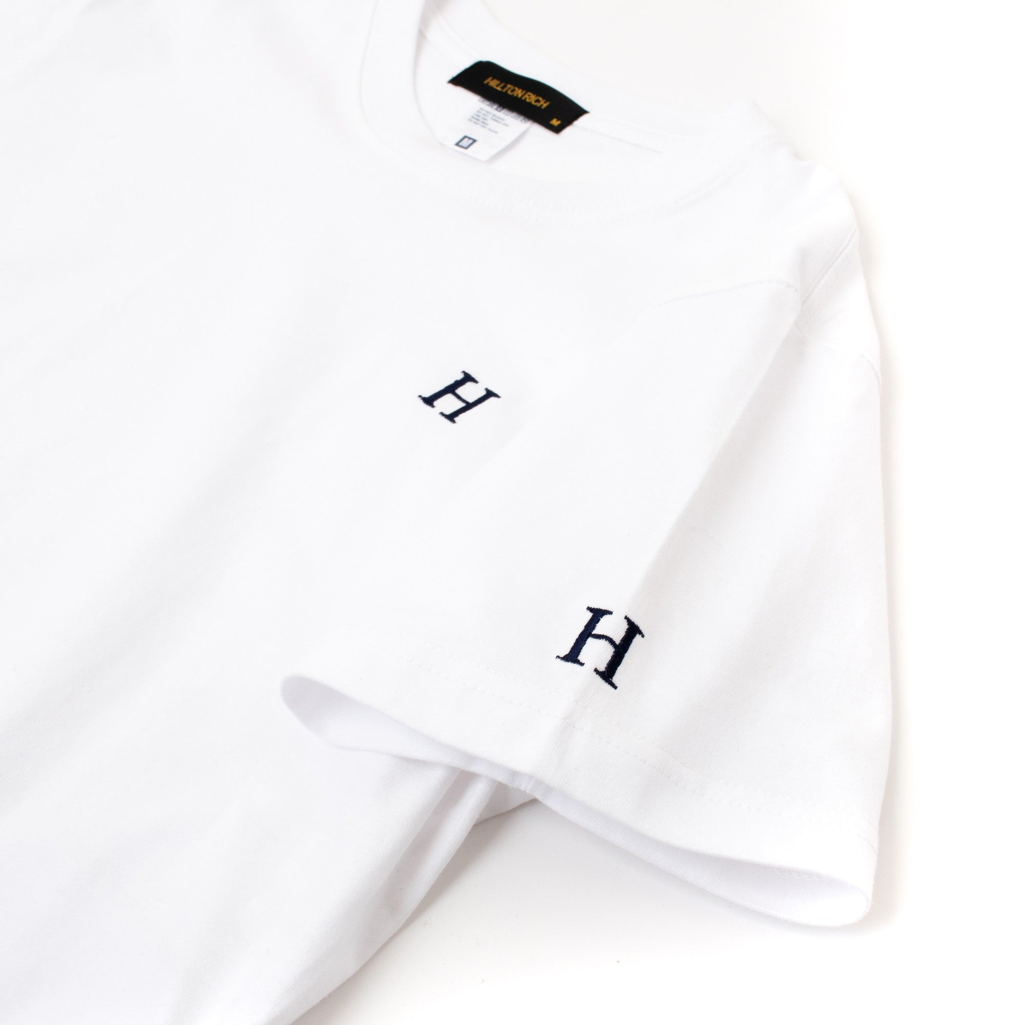 HILLTON RICH(ヒルトンリッチ）メンズ カットソー H刺繍Tシャツ　white×navy