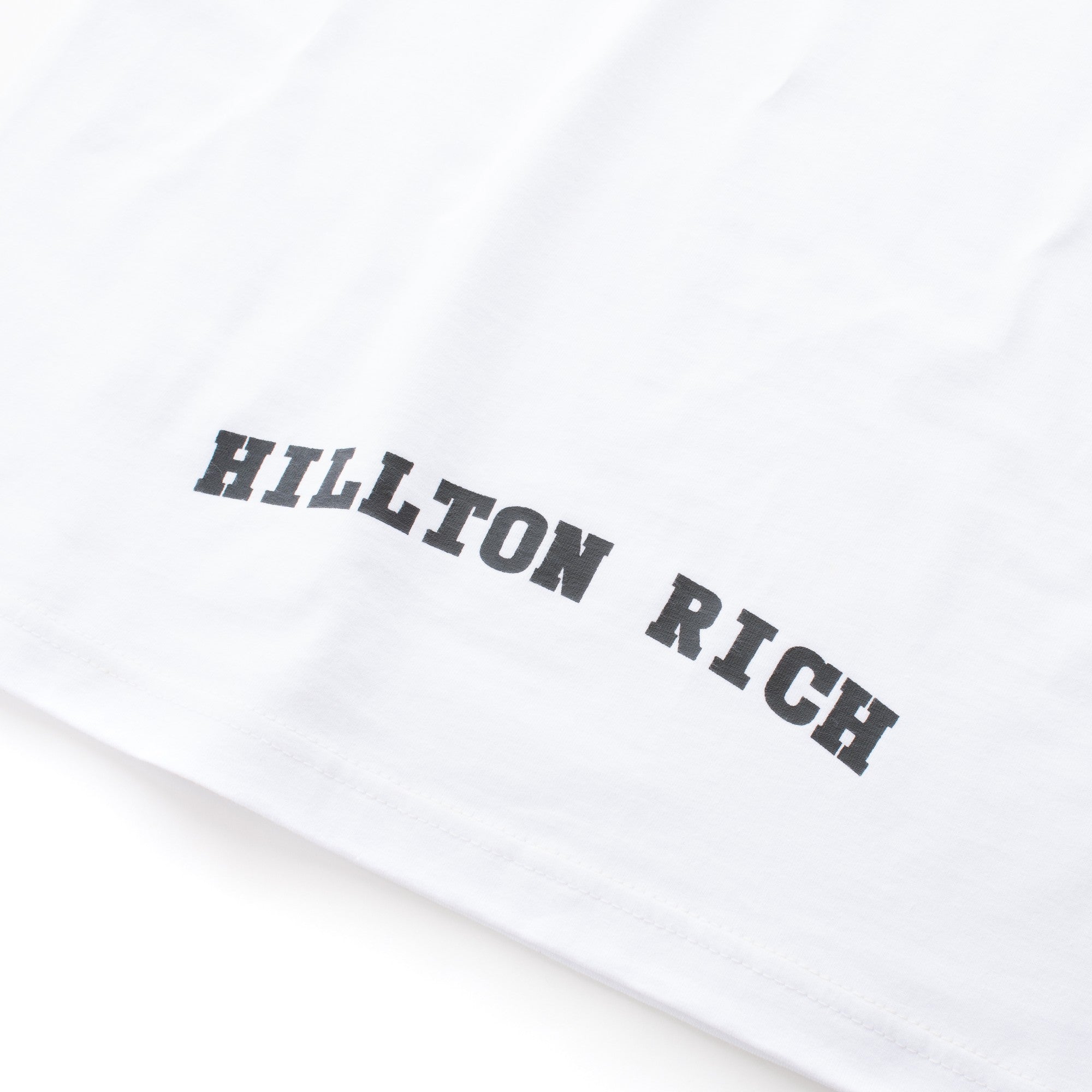 HILLTON RICH(ヒルトンリッチ）メンズ カットソー アーチ LOGO Tシャツ　white×purple